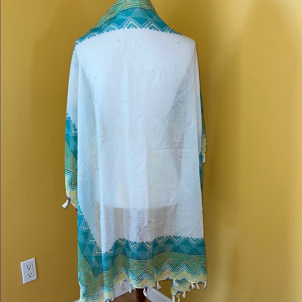 Old Navy White and Green Scarf